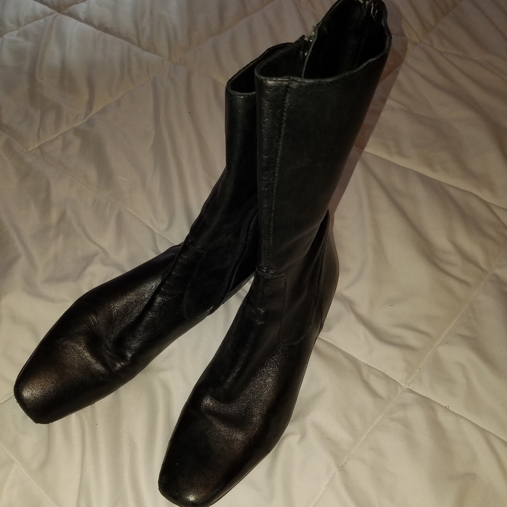 Antonio Melani black boots